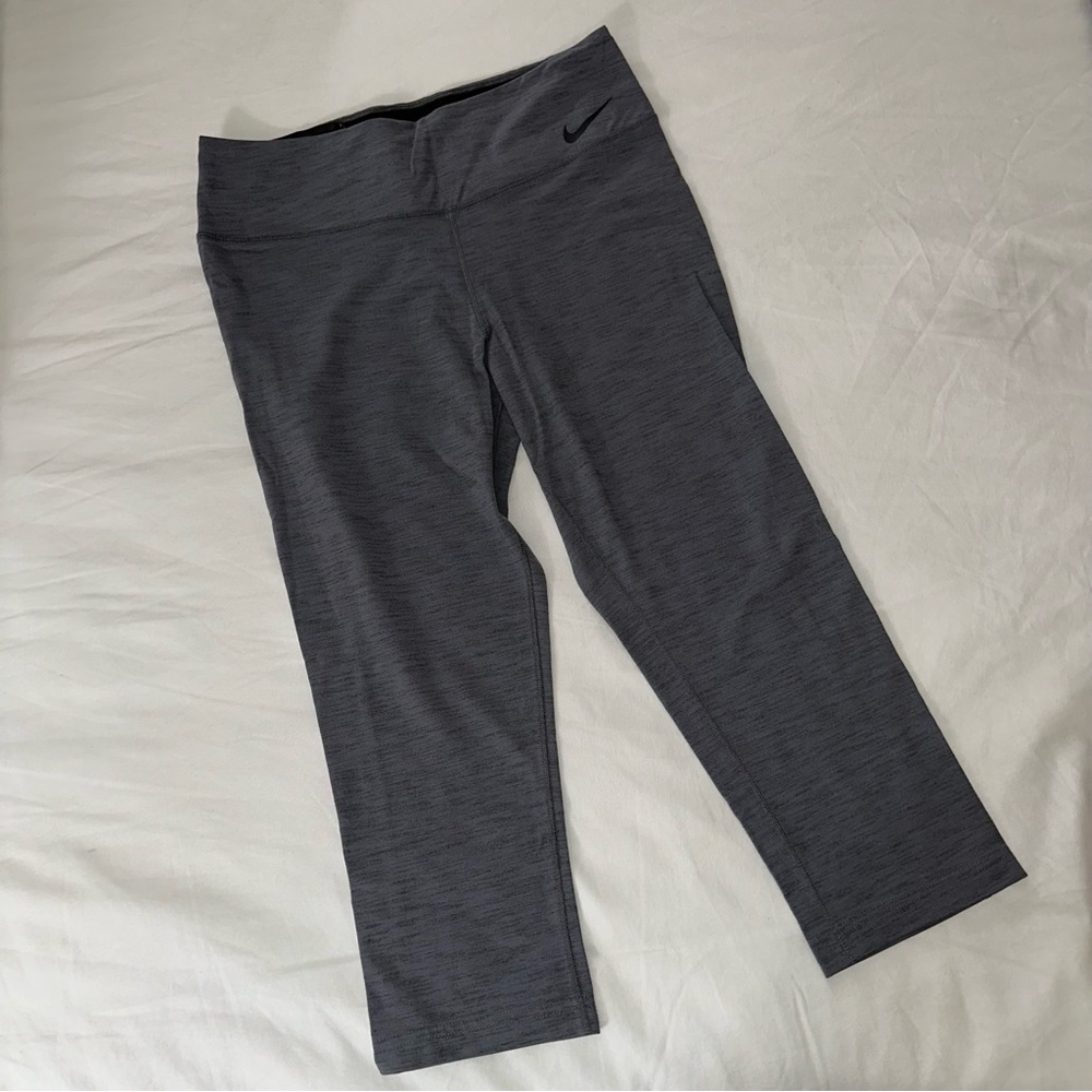 Nike Women’s High Waisted Crop Leggings